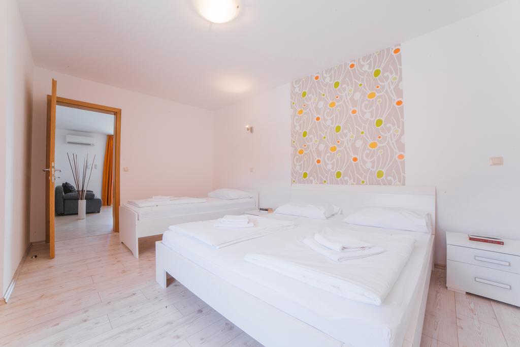Apartments Sea View Omiš Buitenkant foto